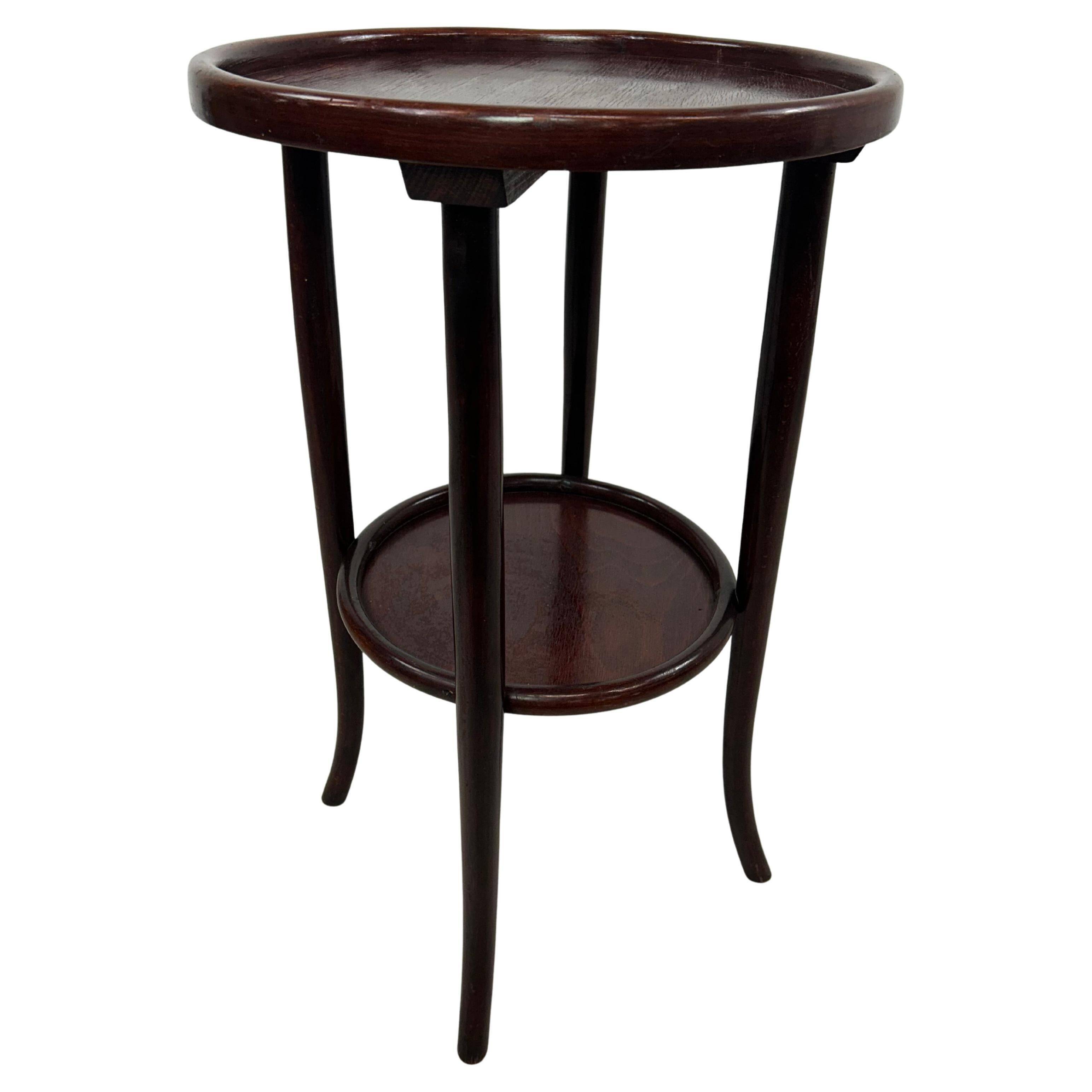Round side table by Thonet