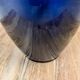 Vase ancien en verre bleu cobalt à filets dorés