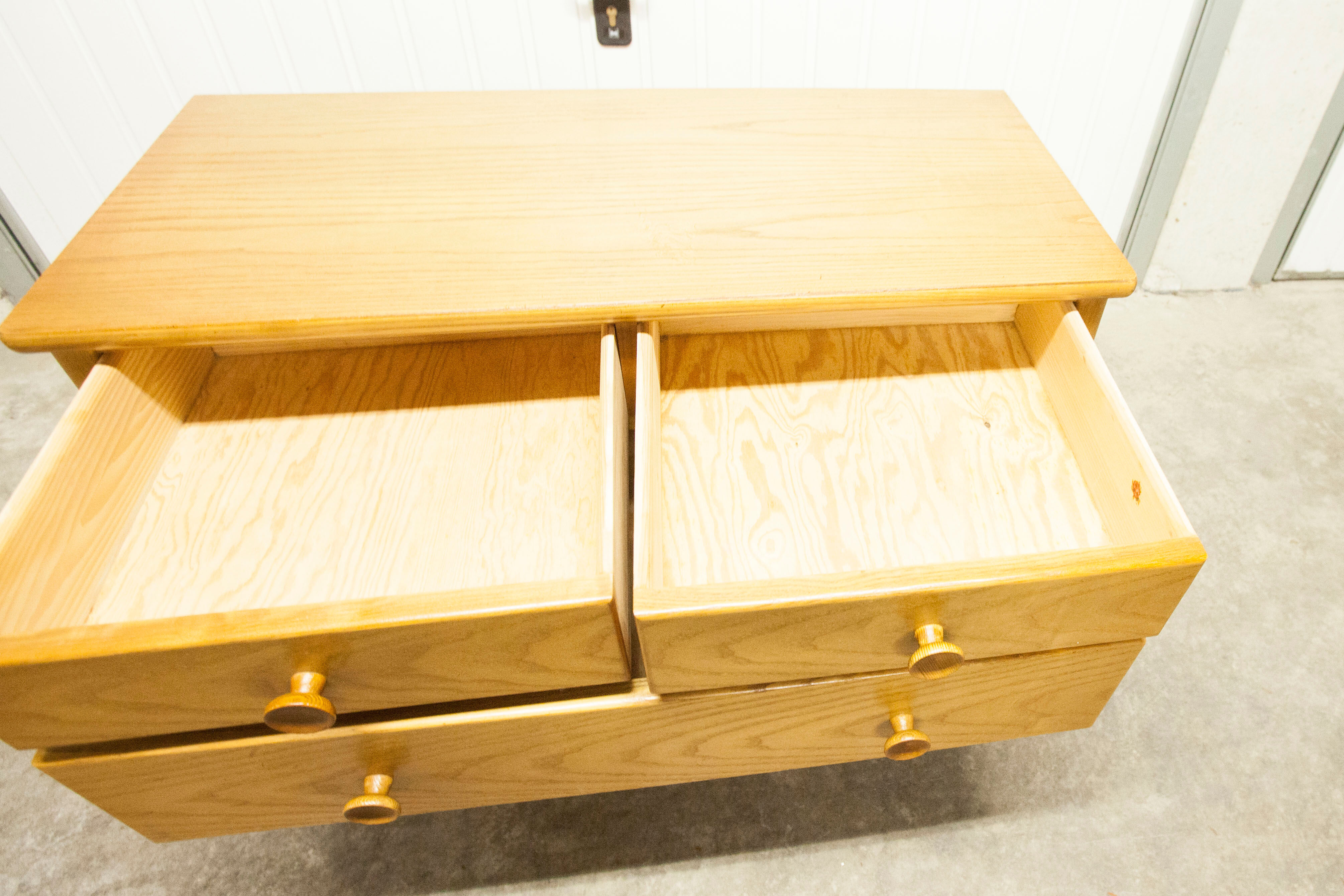 Commode des années 70 en pin 4 tiroirs 1m de large