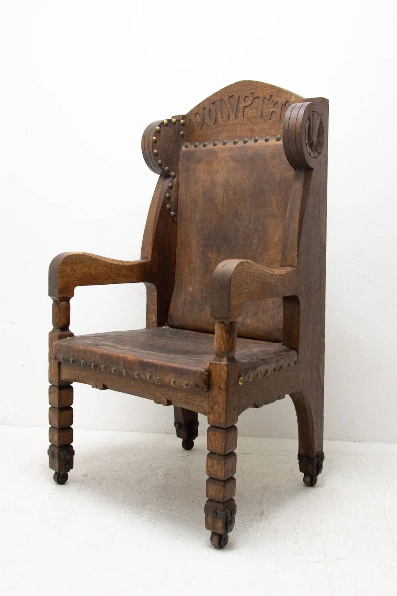 Chaise de trône massive de la fin du 19e siècle