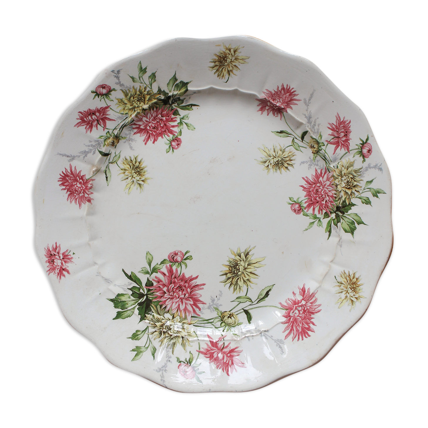 Round dish scalloped in polychrome iron earth decorated with dahlias