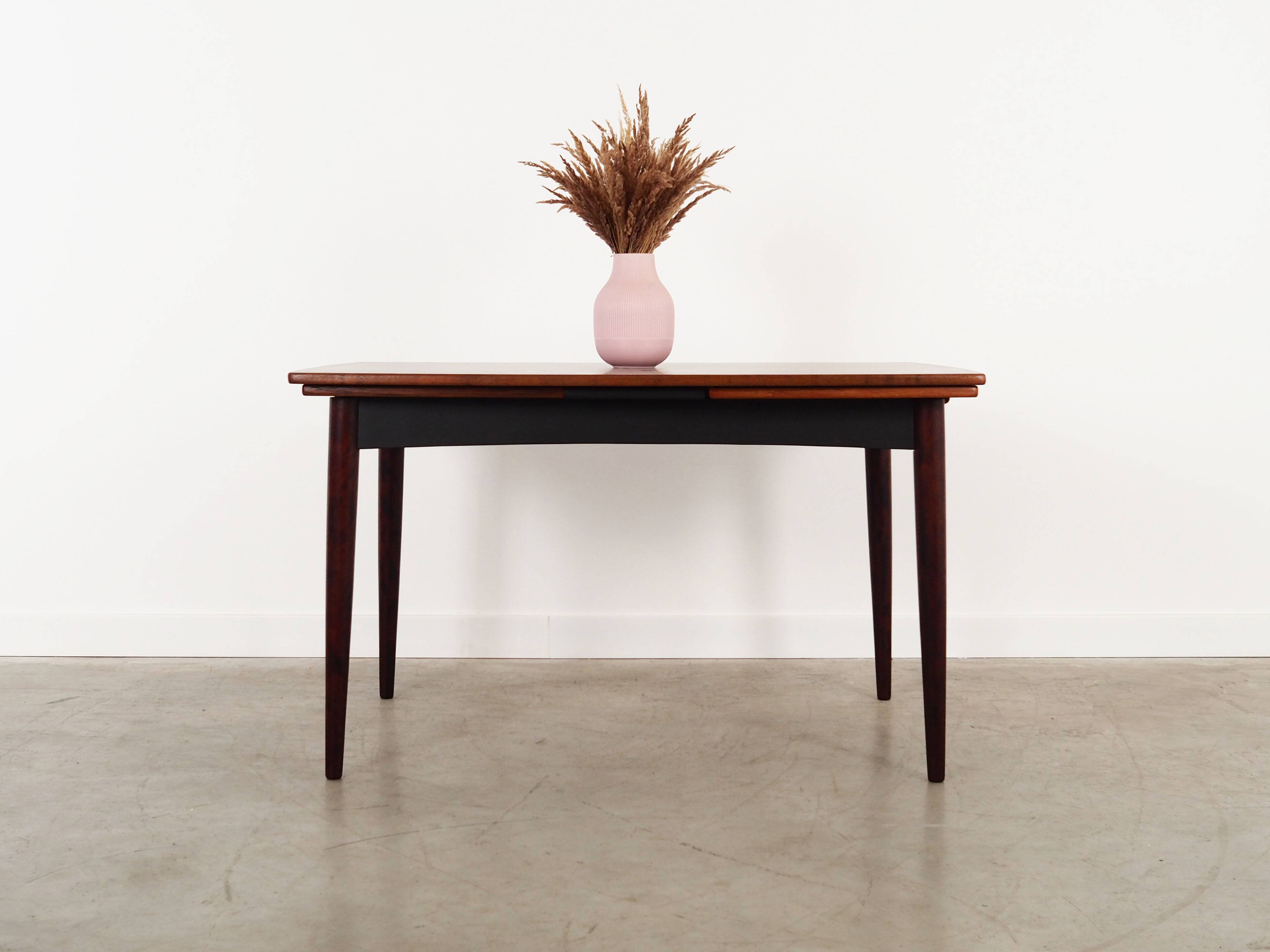 Table en palissandre, design danois, années 1970, production : Danemark