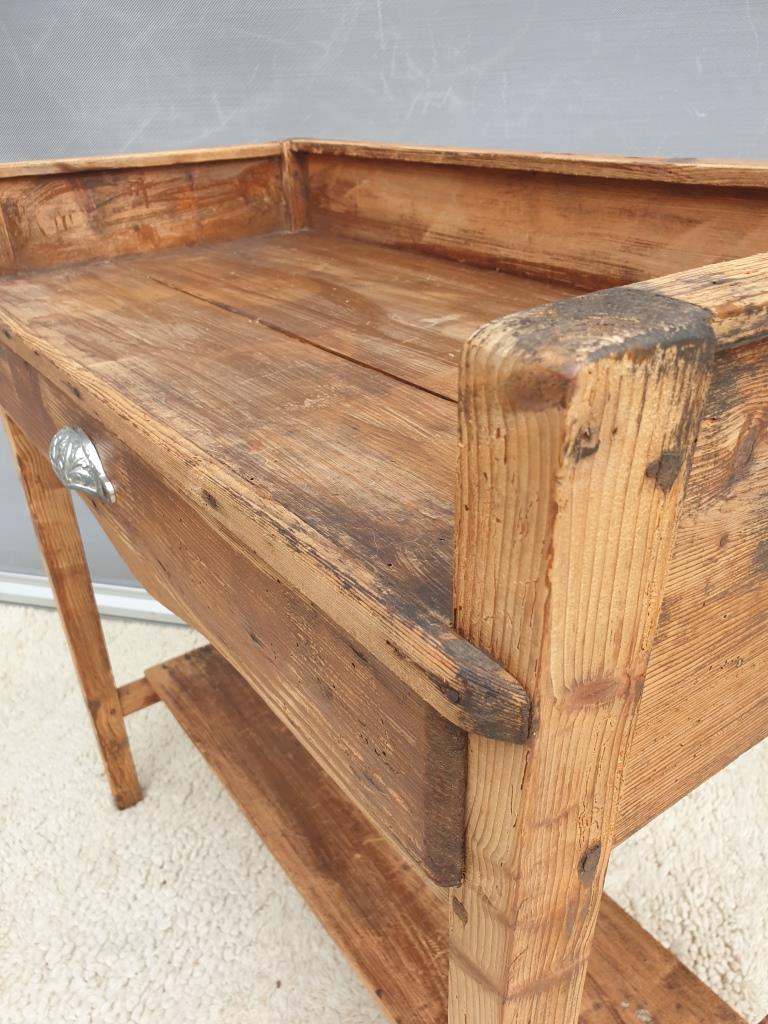 Rimmed table Norman country console in Pine