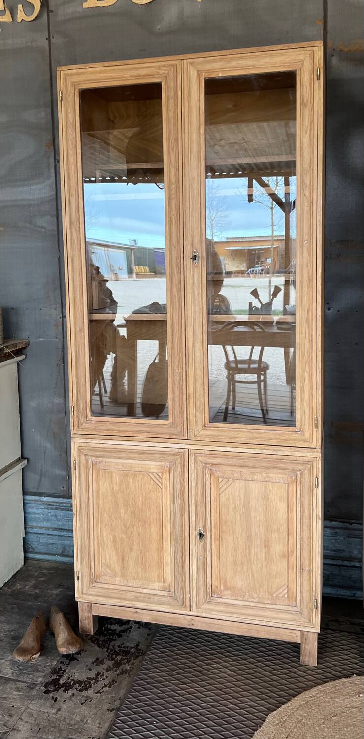 Ancienne vitrine  d’école