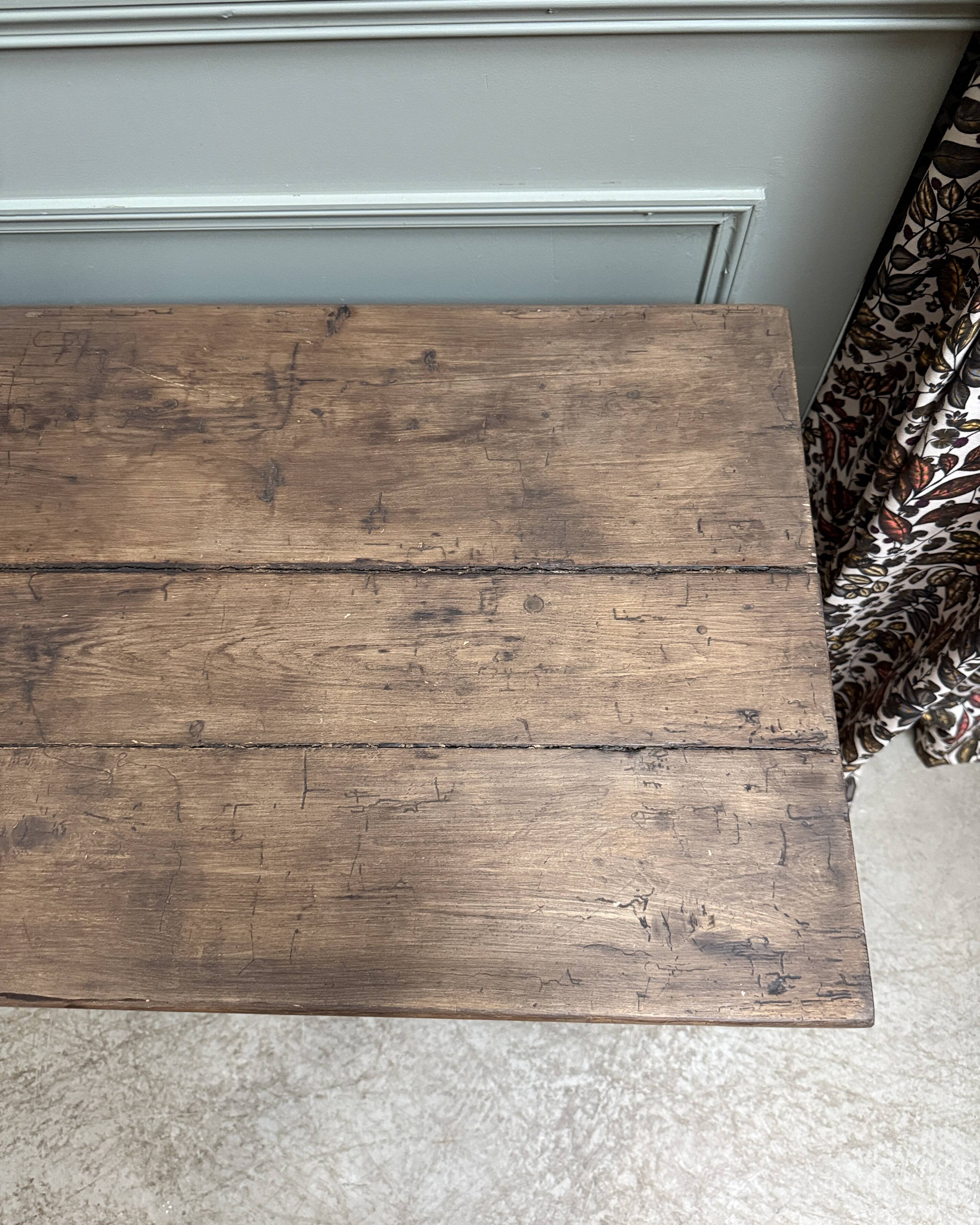 Small antique desk on wheels