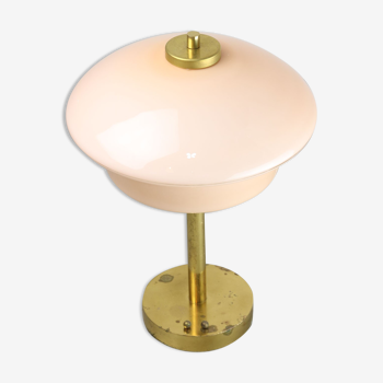 Lampe de table en laiton et verre du milieu du siècle