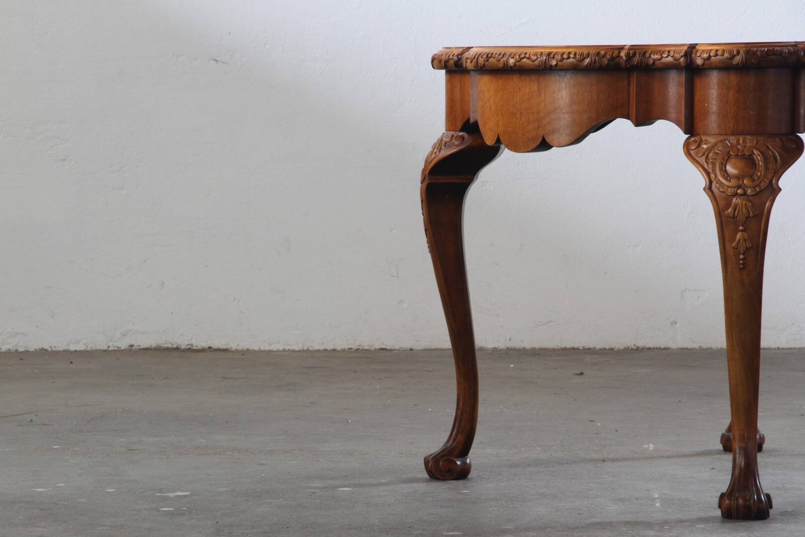 Vintage Figured Burr Walnut Pie Crust Coffee Table, 1920s