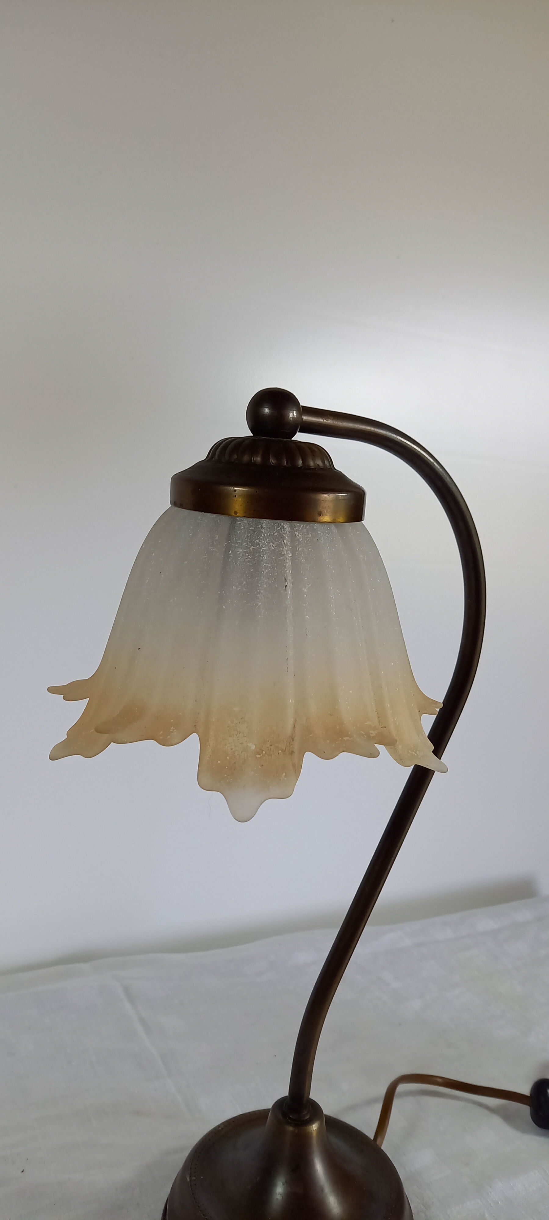 Vintage "tulip" lamp