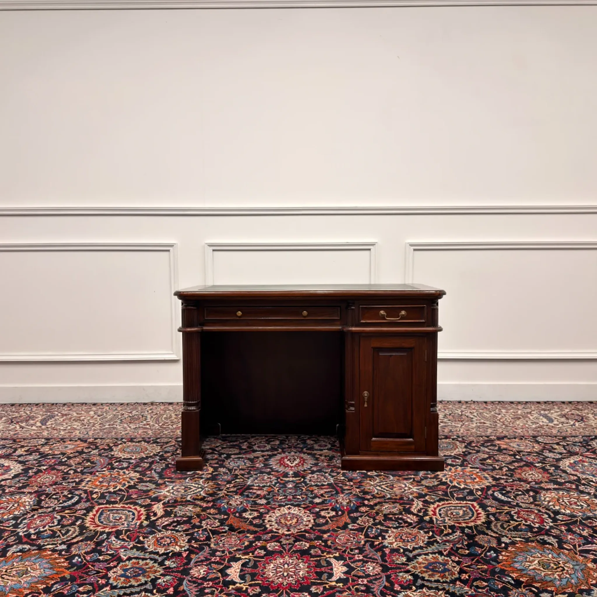 Compact Classic English Desk