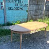 Extendable table in cherry wood