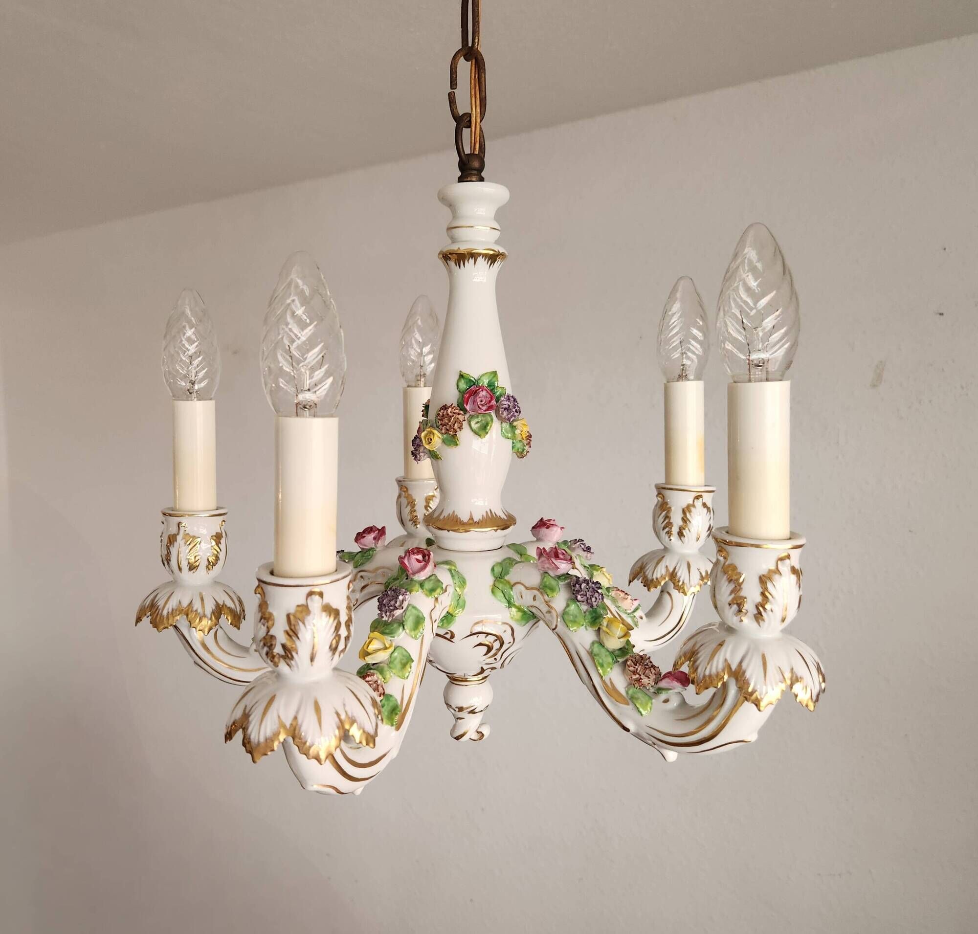 Handgeformt vergoldet vintage Porzellan Kronleuchter Capodimonte 1960er