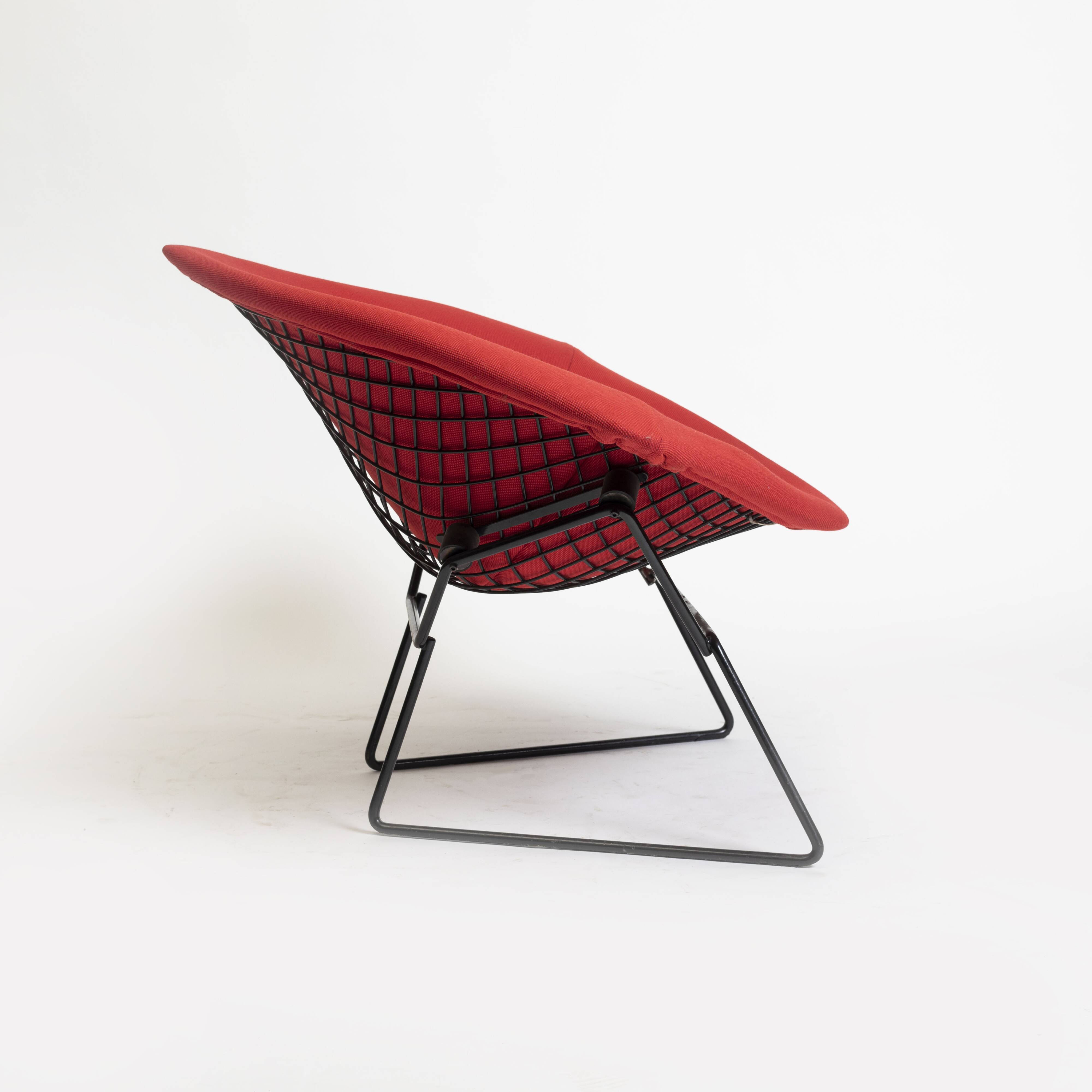 Large diamond chair by Harry Bertoia for Knoll, reupholstered. Circa 1960s