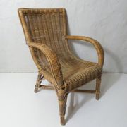 Ancien fauteuil en rotin pour enfant