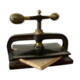Presse à livres anciens