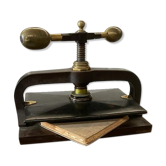 Presse à livres anciens