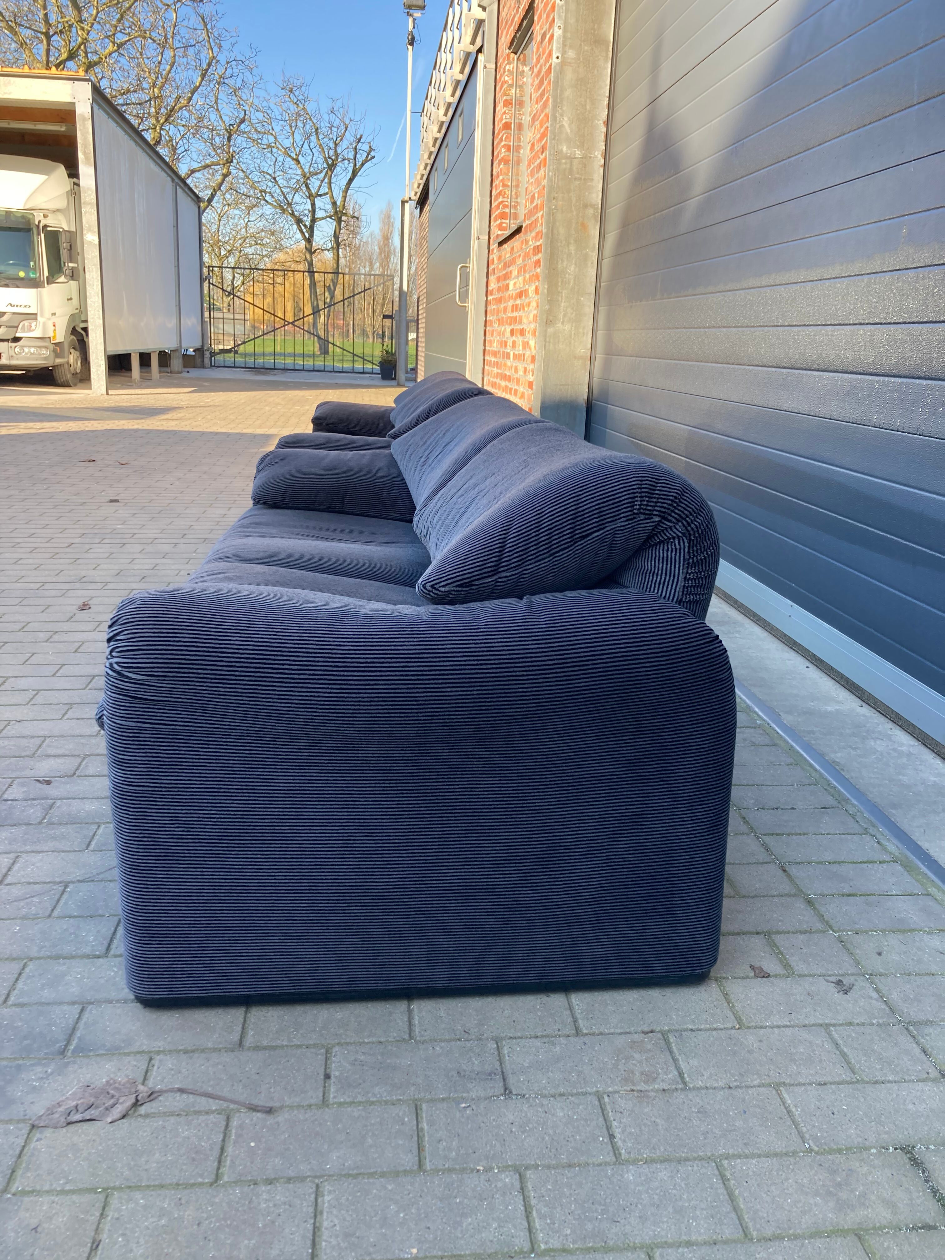 2x Cassina Maralunga 2places (190cm) by Vico Magistretti