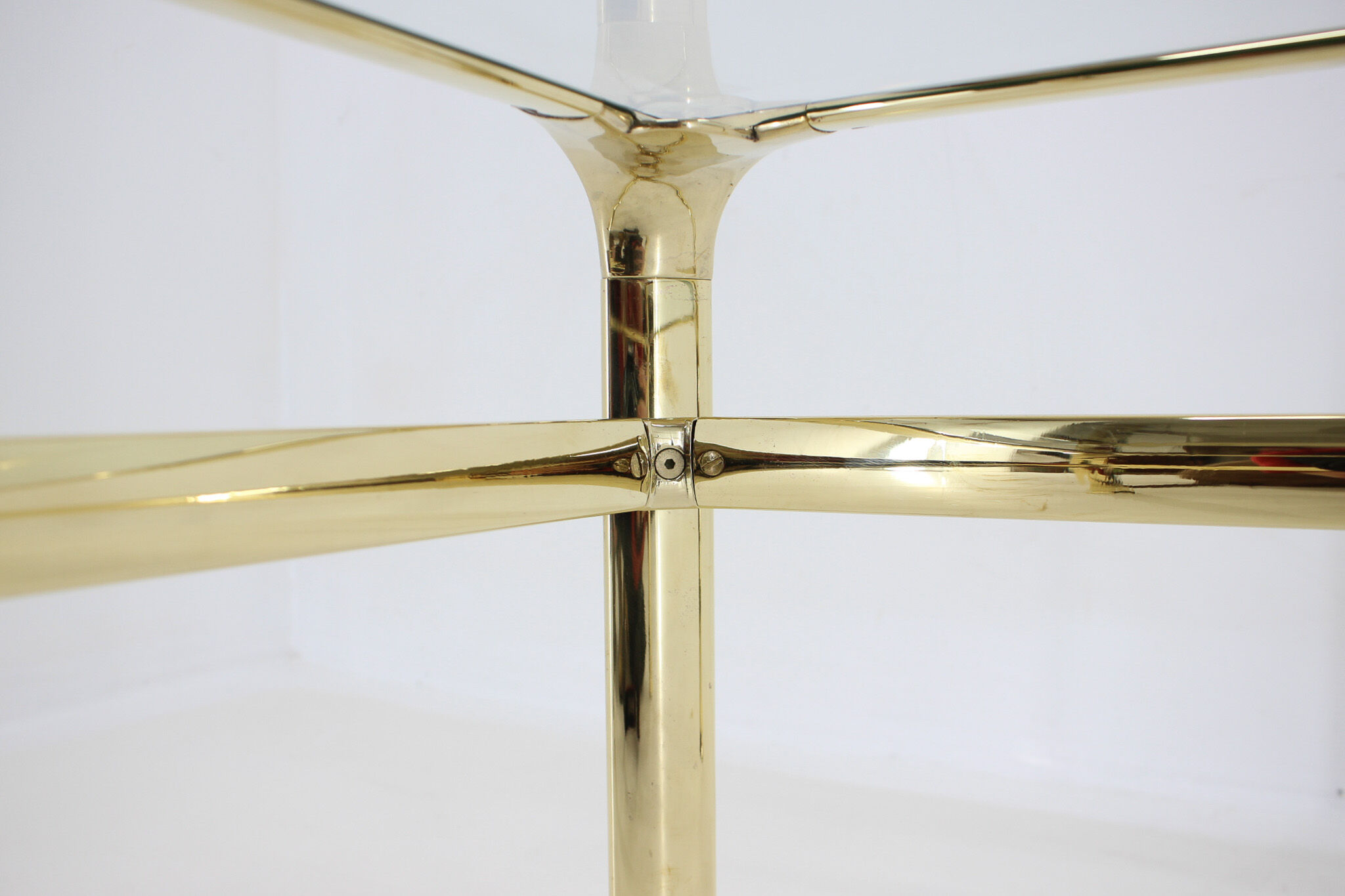 Table basse, laiton & verre, Mauro Lipparini  1970's, italie