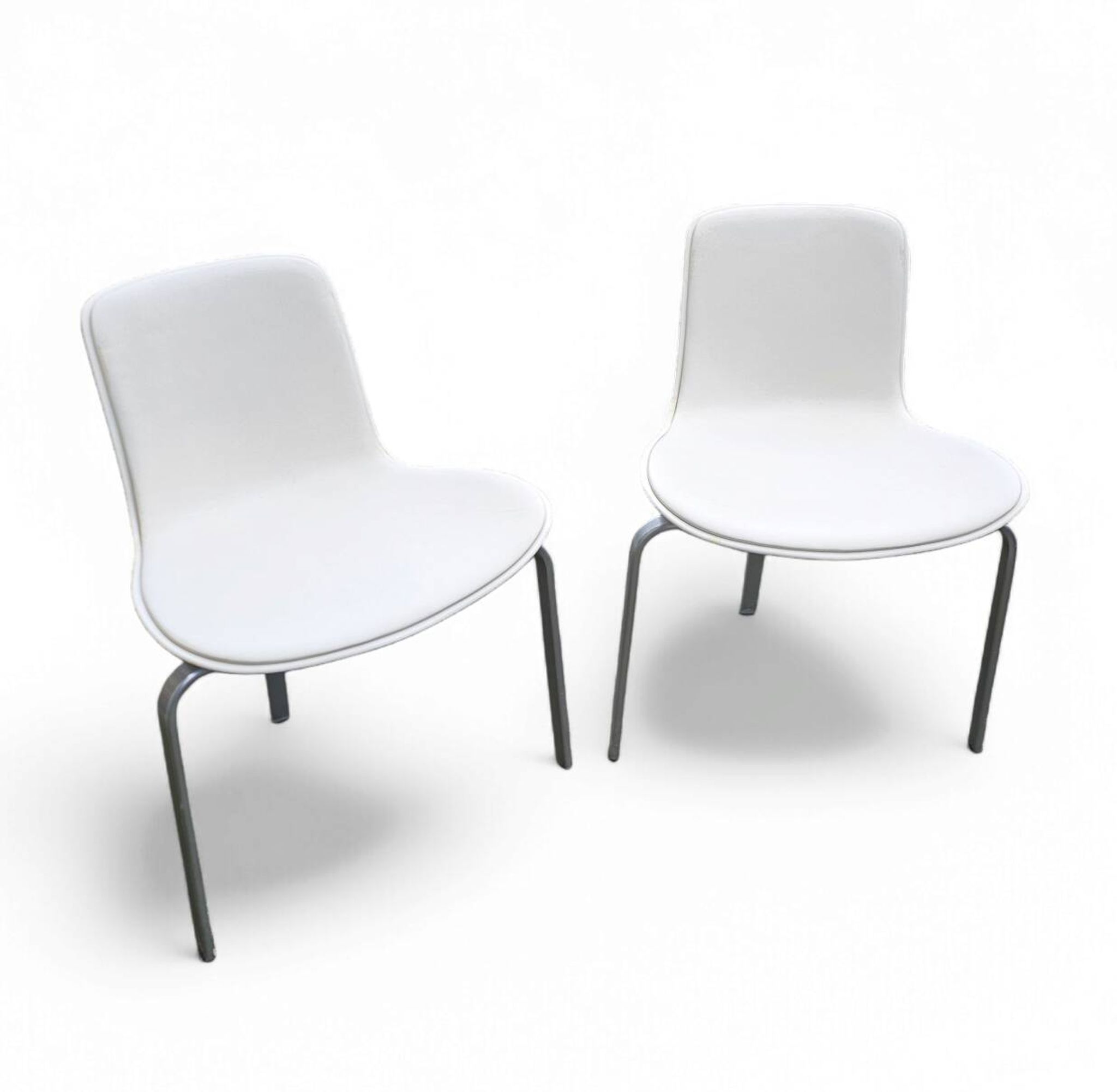 Conçu par Poul Kjærholm / 1978/2007 Coque blanche / cuir blanc
