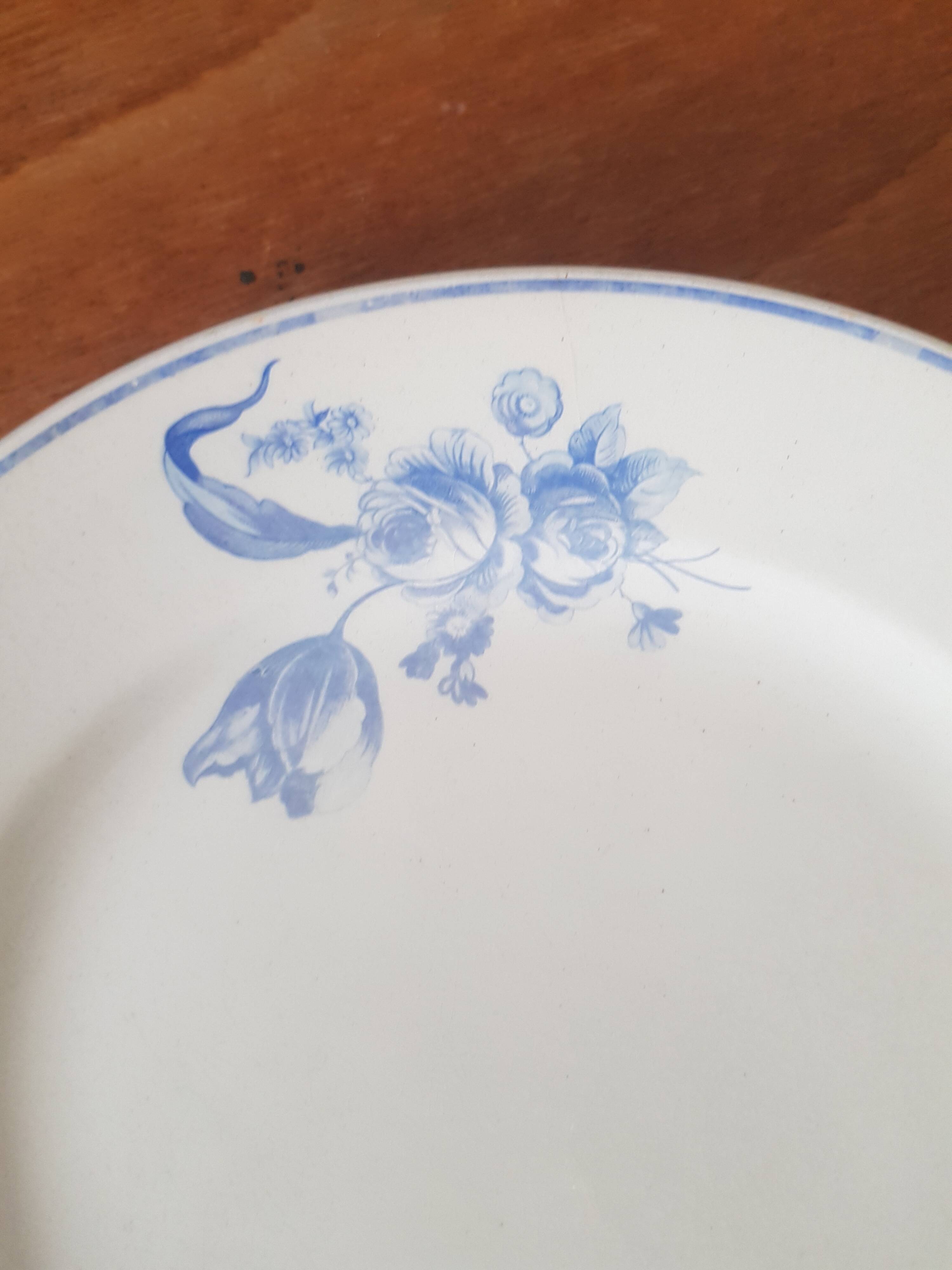 Set of 6 vintage plates made in France