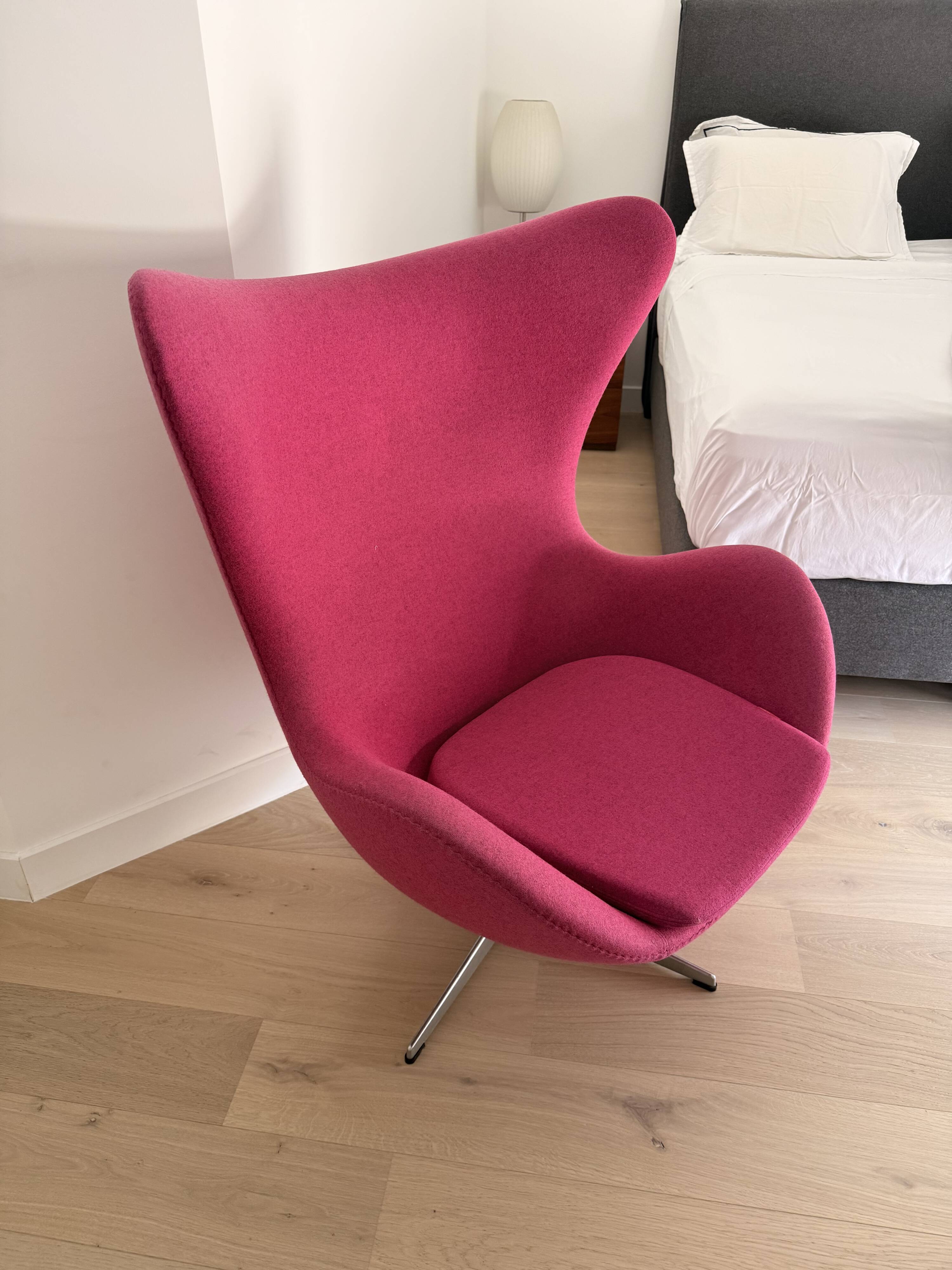 "The Egg" armchair by Arne Jacobsen, published by Fritz Hansen.