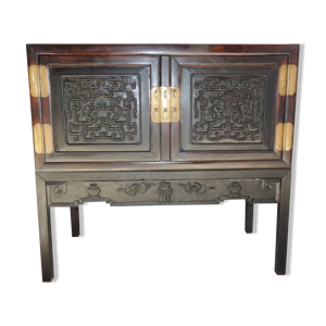 Cabinet en bois de fer