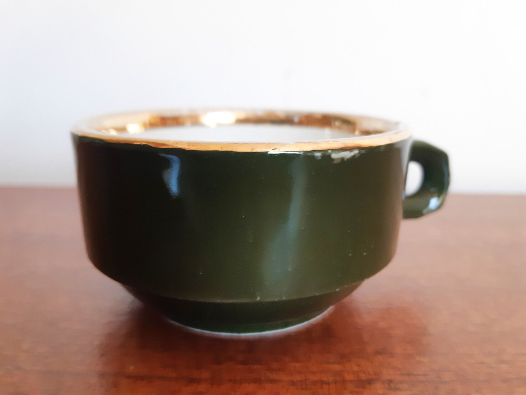 Green bistro coffee cups, and Pilluivit gold (10), porcelain, vintage
