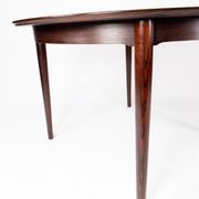 Table à manger en palissandre conçue par Arne Vodder datant des années 1960.