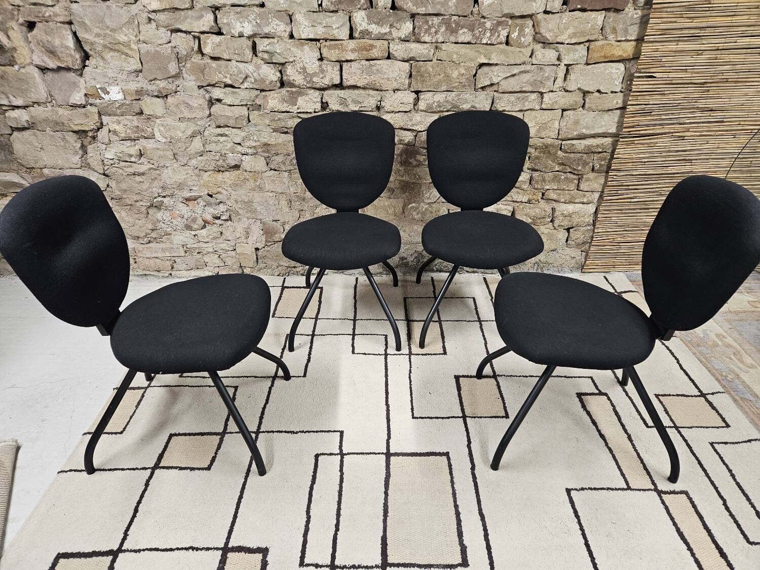 Set of 4 vintage design ergonomic chairs