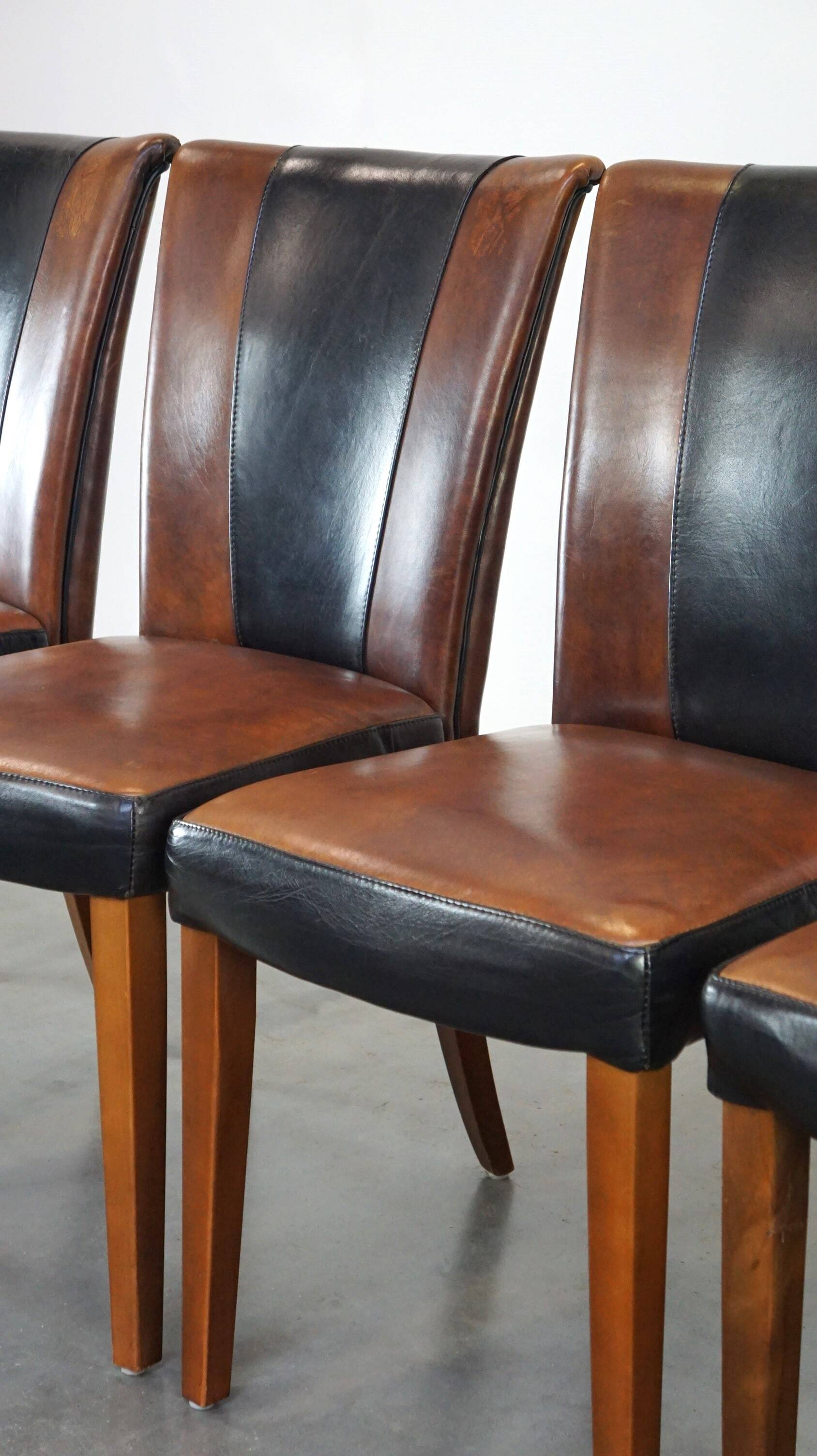 Set of 4 sheepskin design dining room chairs brown with black leather