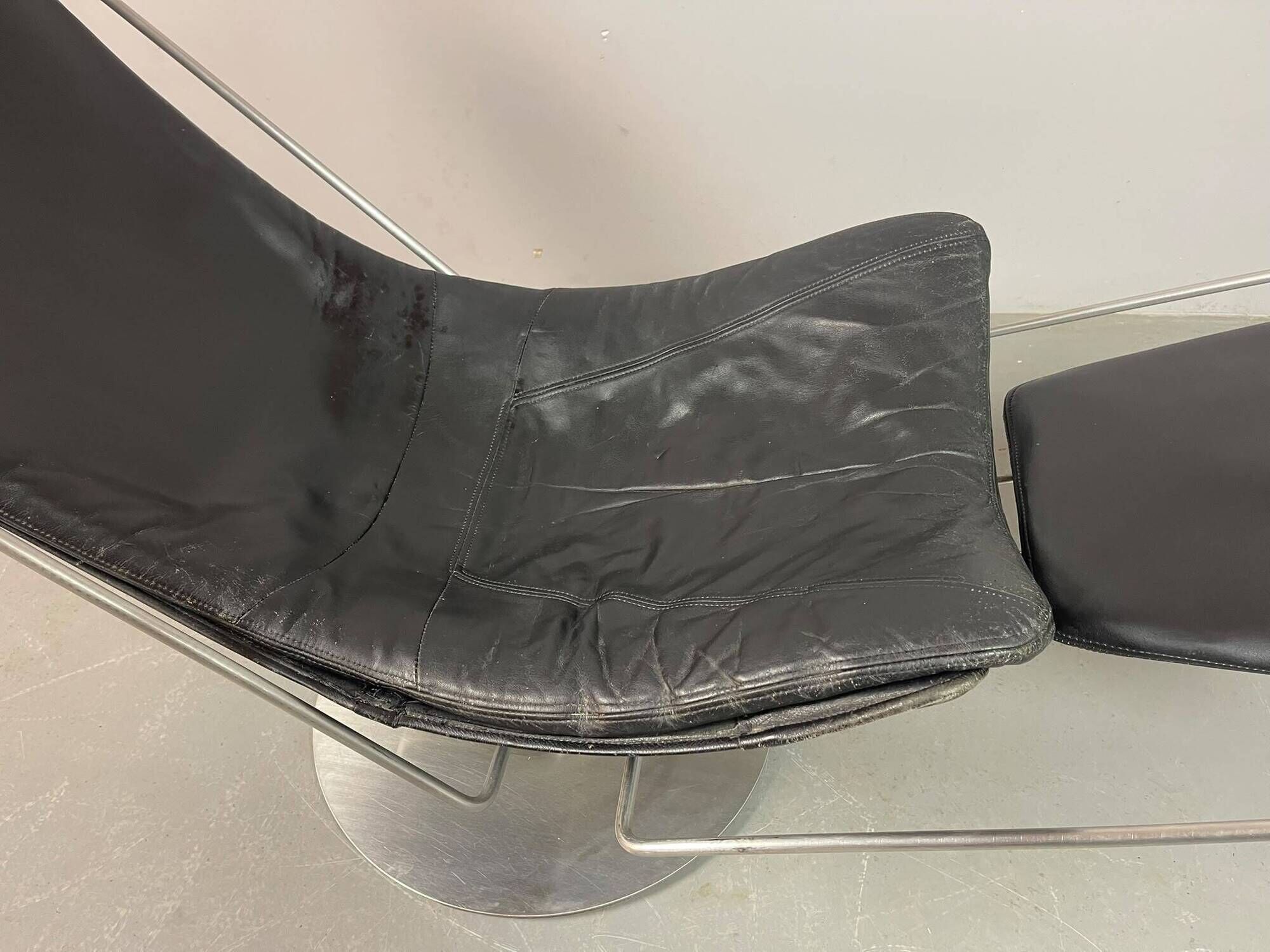 Mid-Century Danish Design ‘Interdane’ Lounge Chair in Black & Red