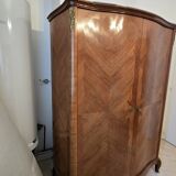 Armoire ancienne en bois de rose