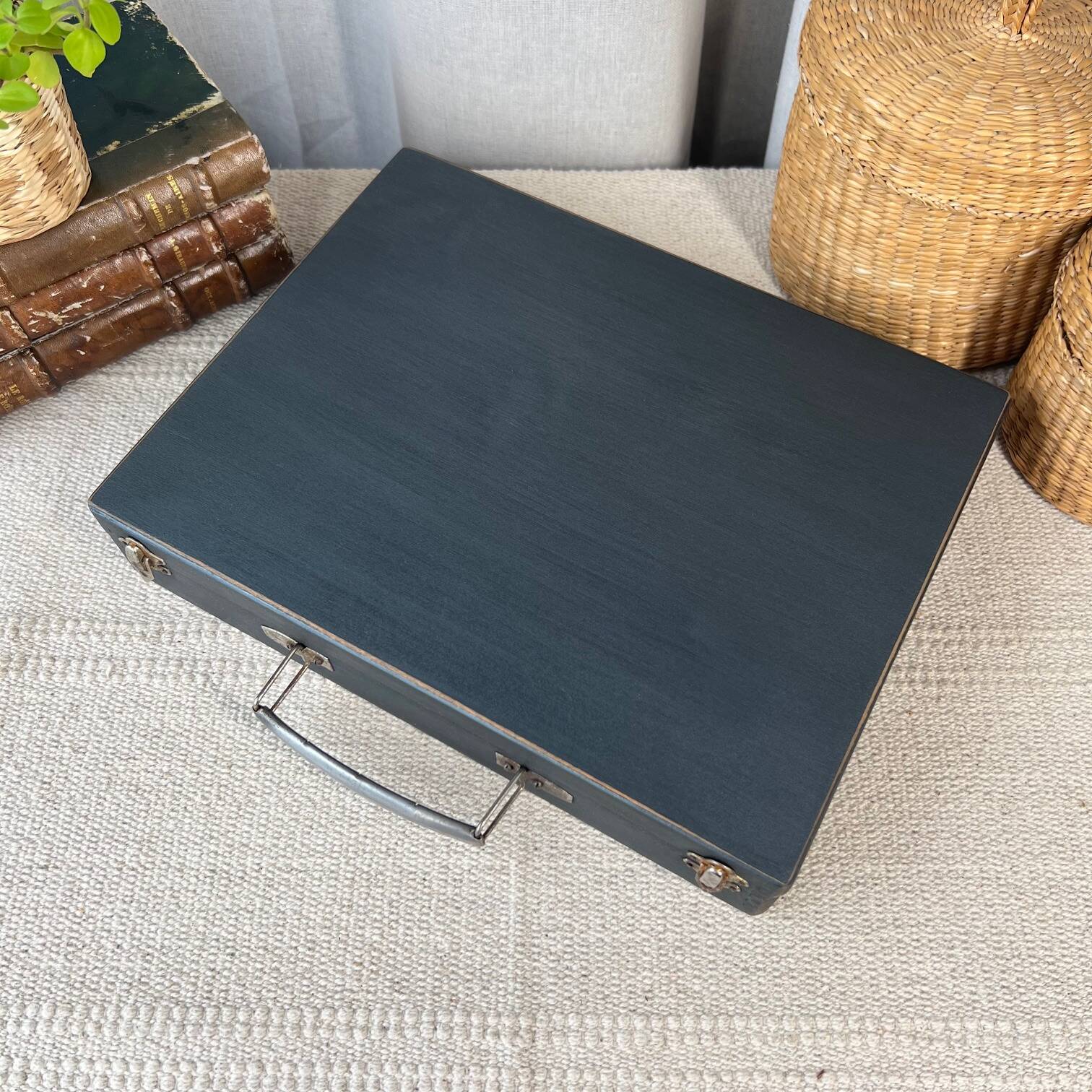 The painter's briefcase