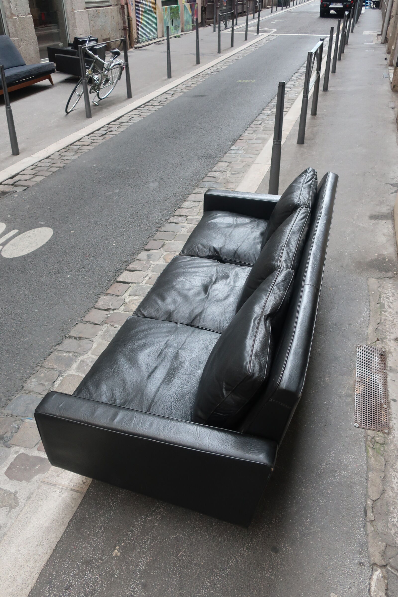 Leather sofa from the 70s chrome footing