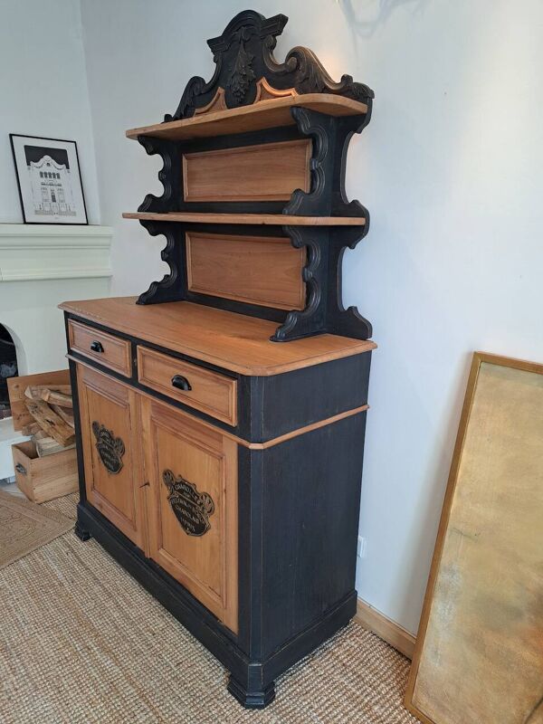 Buffet Saint hubert en bois d'orme