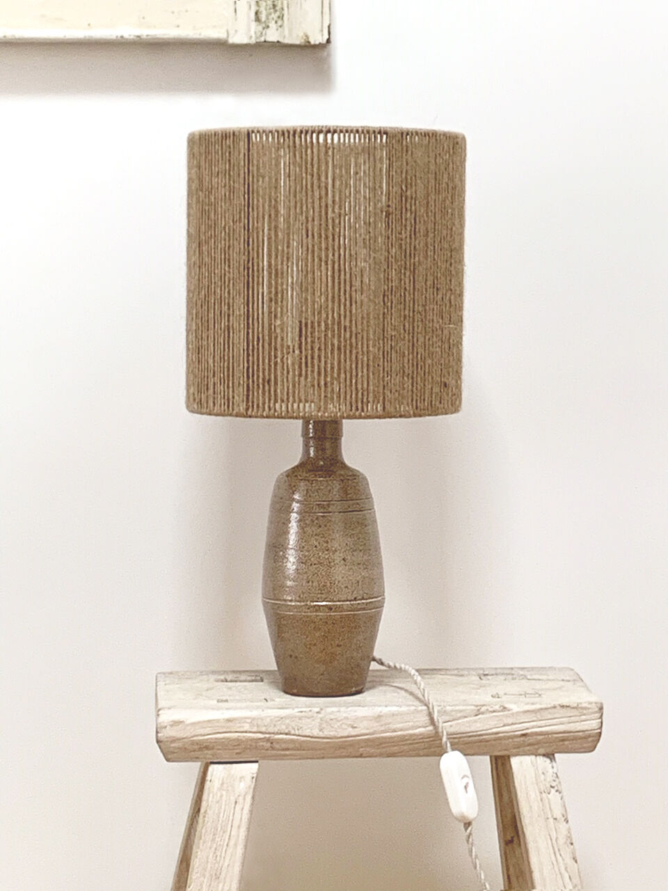 Sandstone lamp and jute string