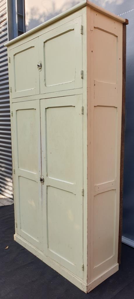 Parisian wall cabinet with locks