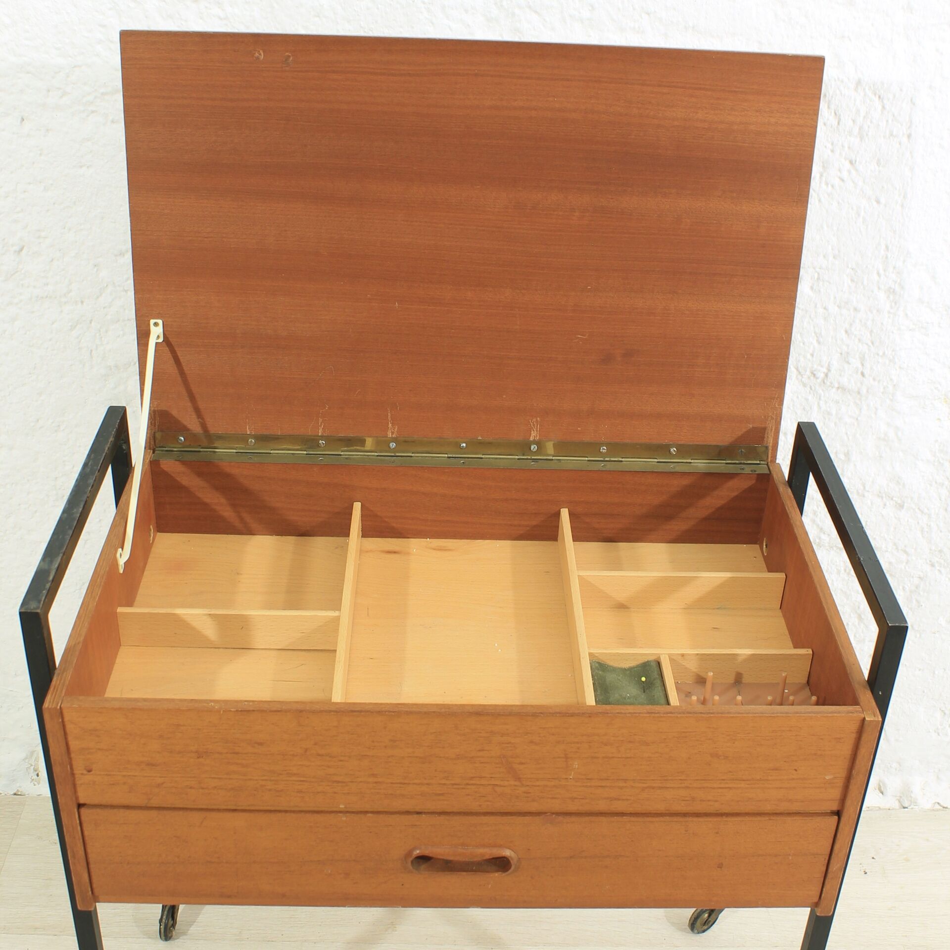 60s sewing trolley / table