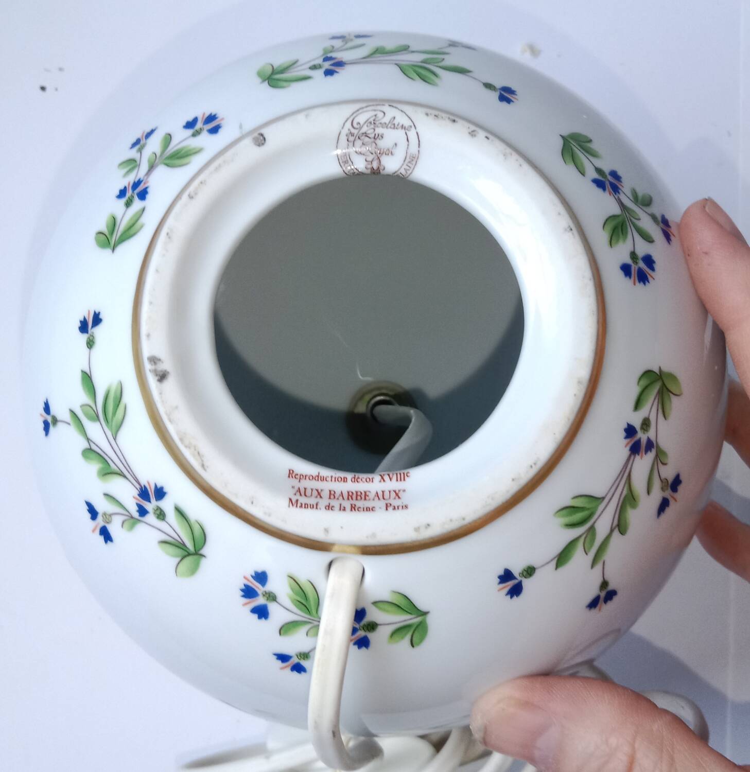 Pair of Royal Lily Aux Barbeaux Porcelain Ball Lamps