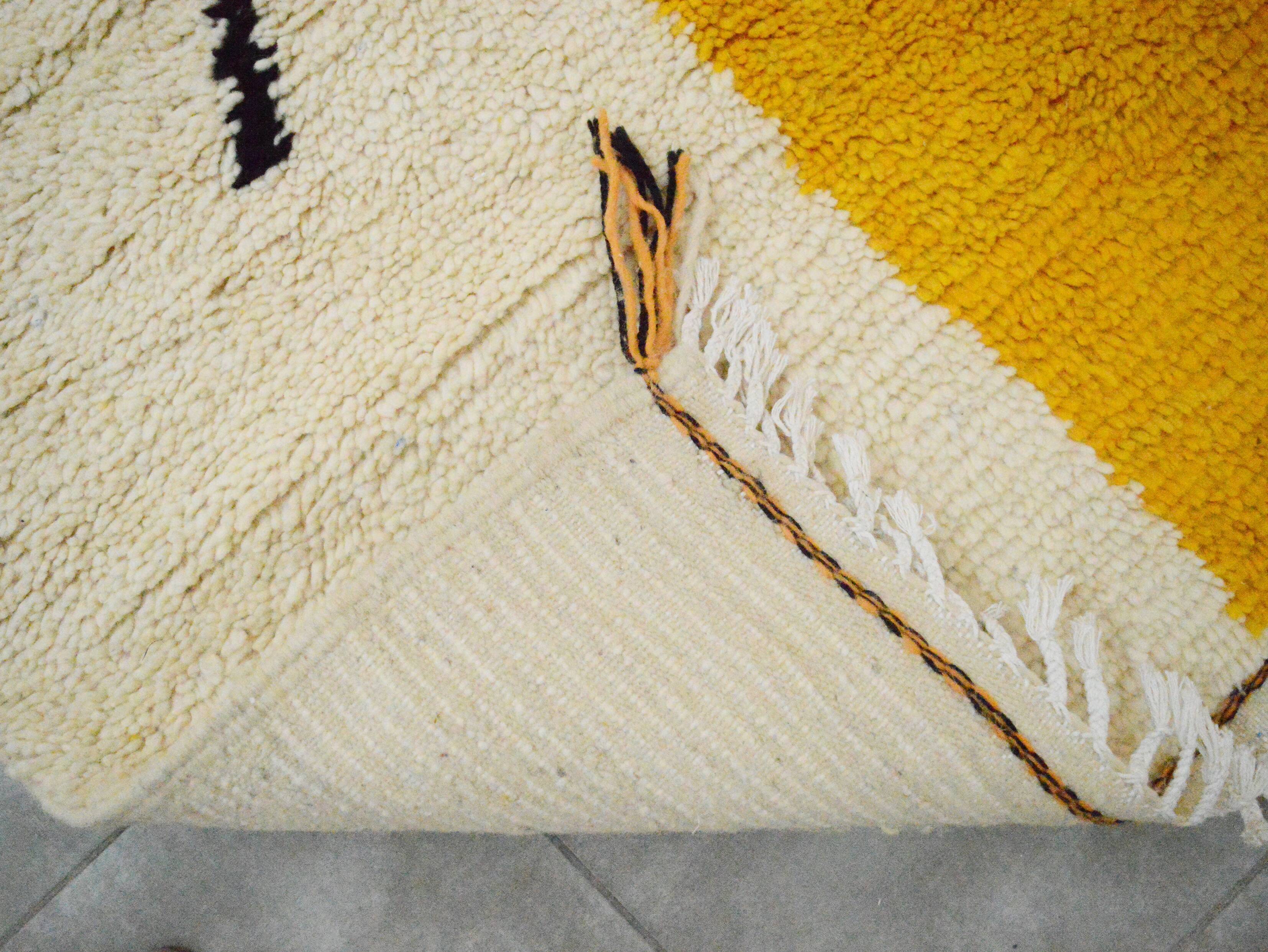 Moroccan berbere carpet 270x150cm