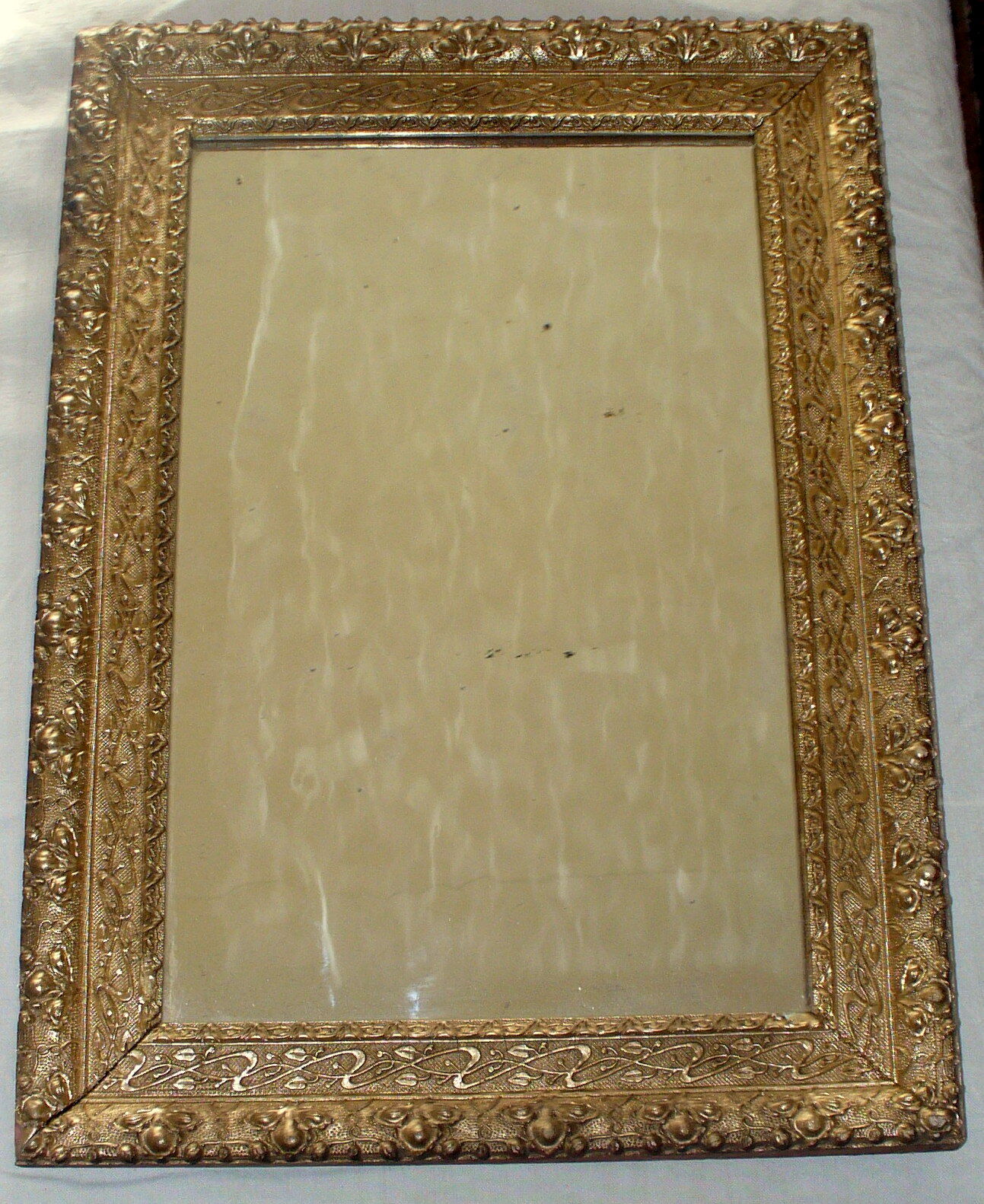 Mirror in mercury and its frame