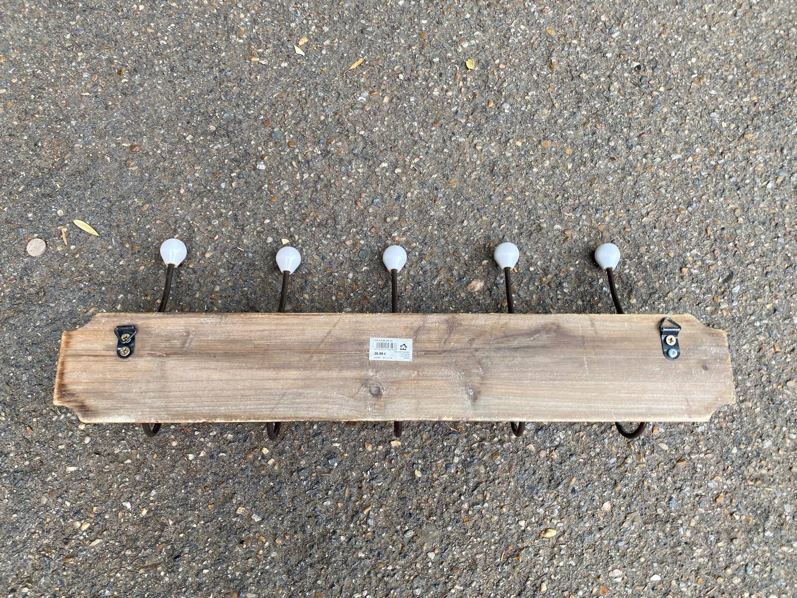 Wall-mounted coat rack with 5 hooks, solid wood, Maisons du Monde.