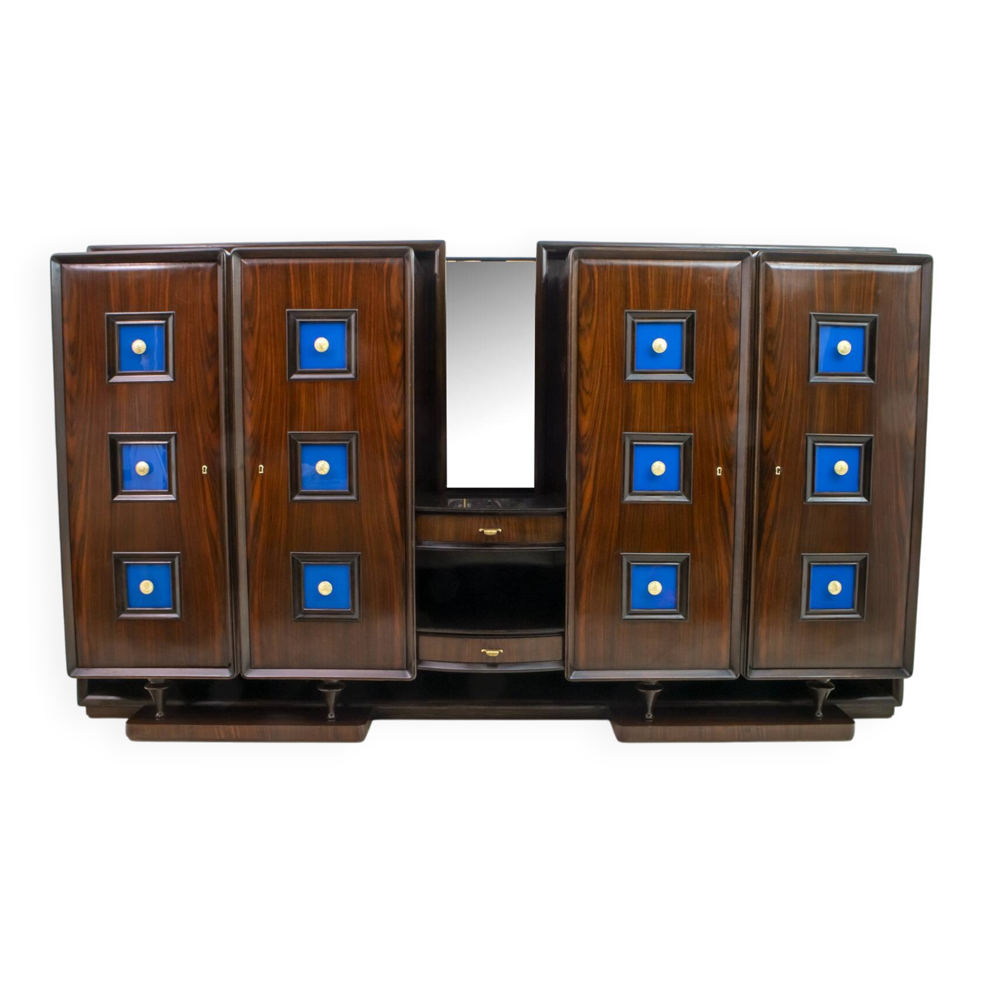 Guglielmo Ulrich Rare Mid-Century Modern Italian Walnut Bar Cabinet, 1940s