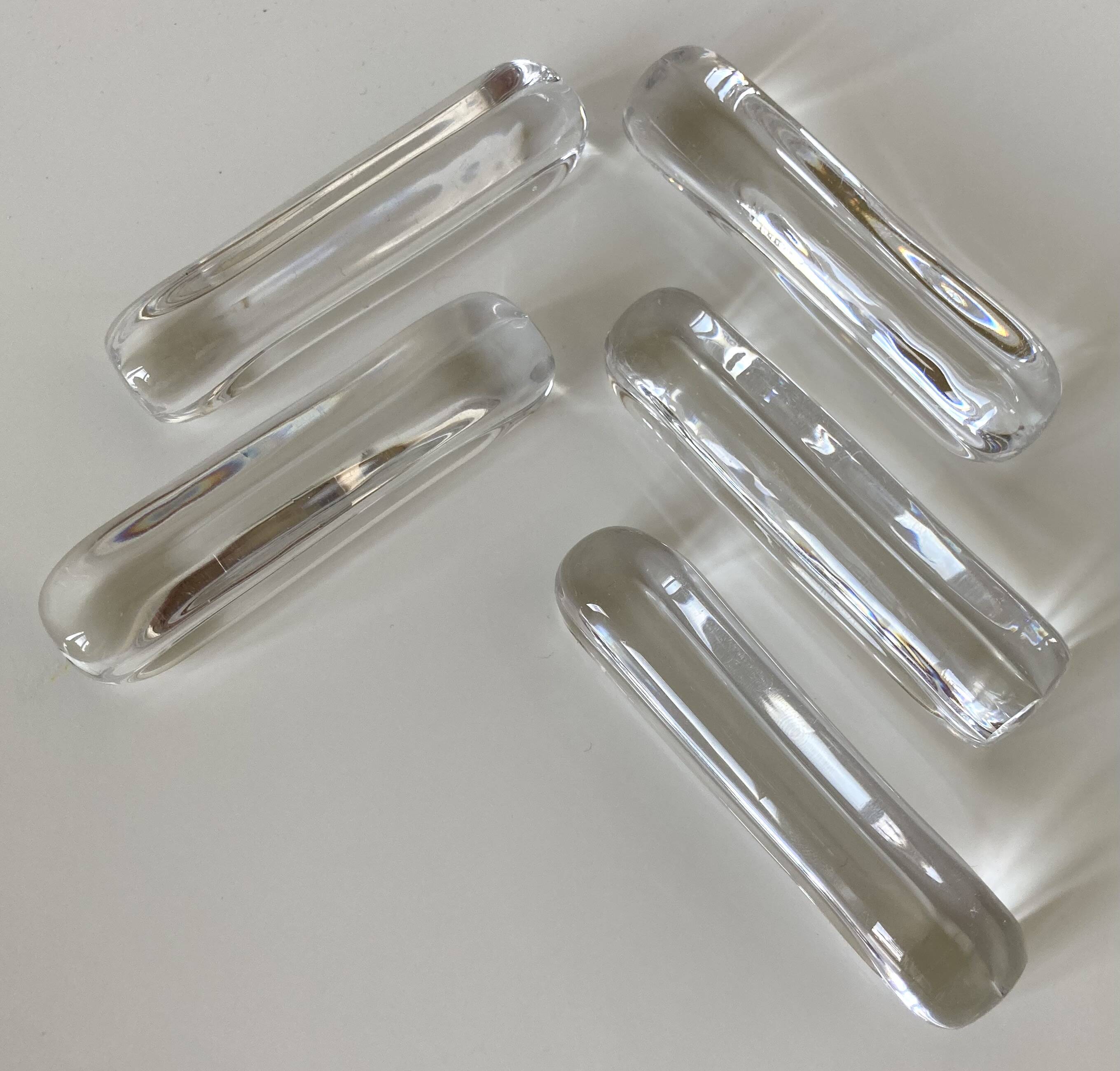 Set of five knife rests signed in crystal by the Daum Nancy house, 1960.
