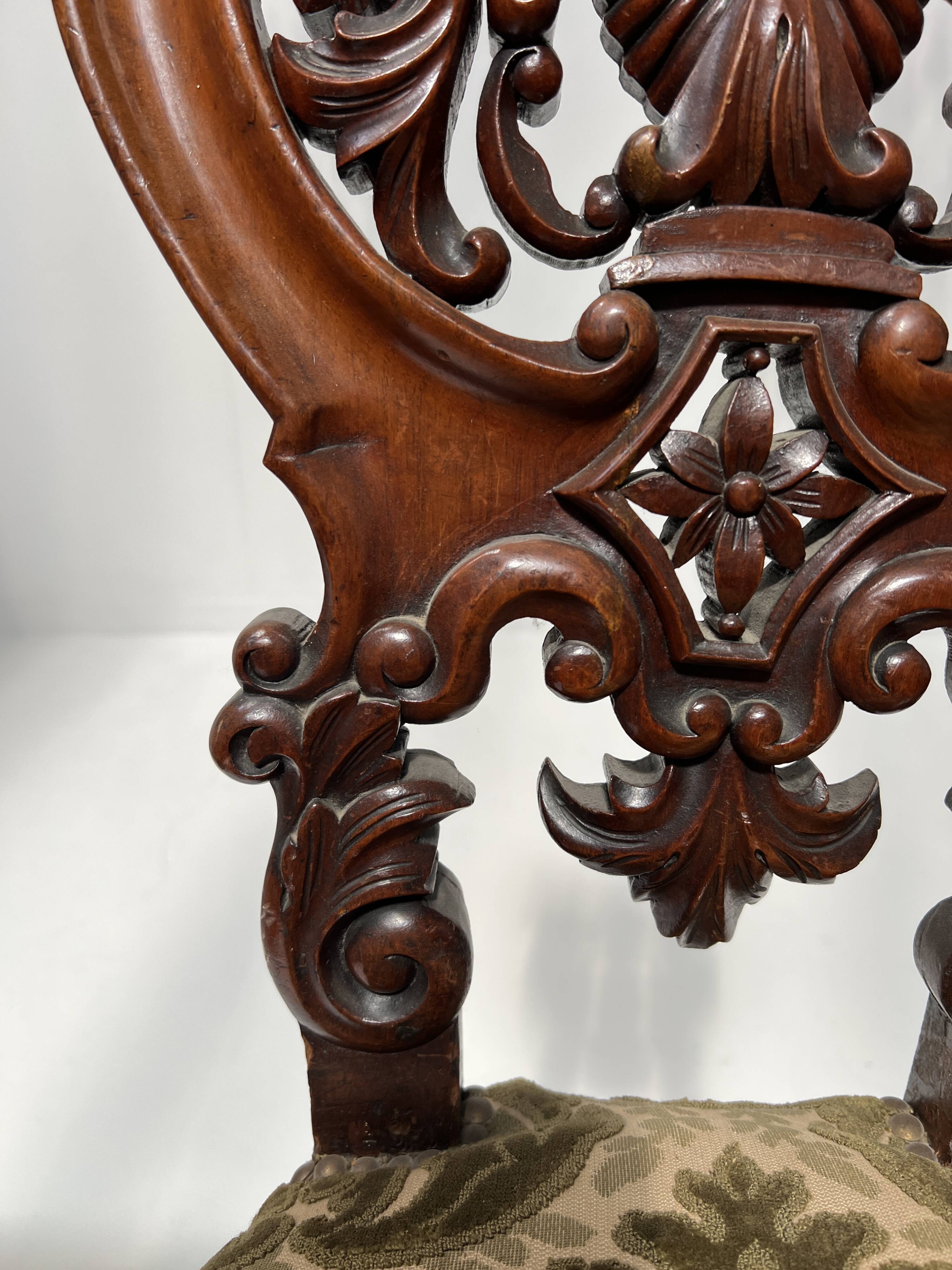 Napoleon III period armchair in carved mahogany, 19th century.