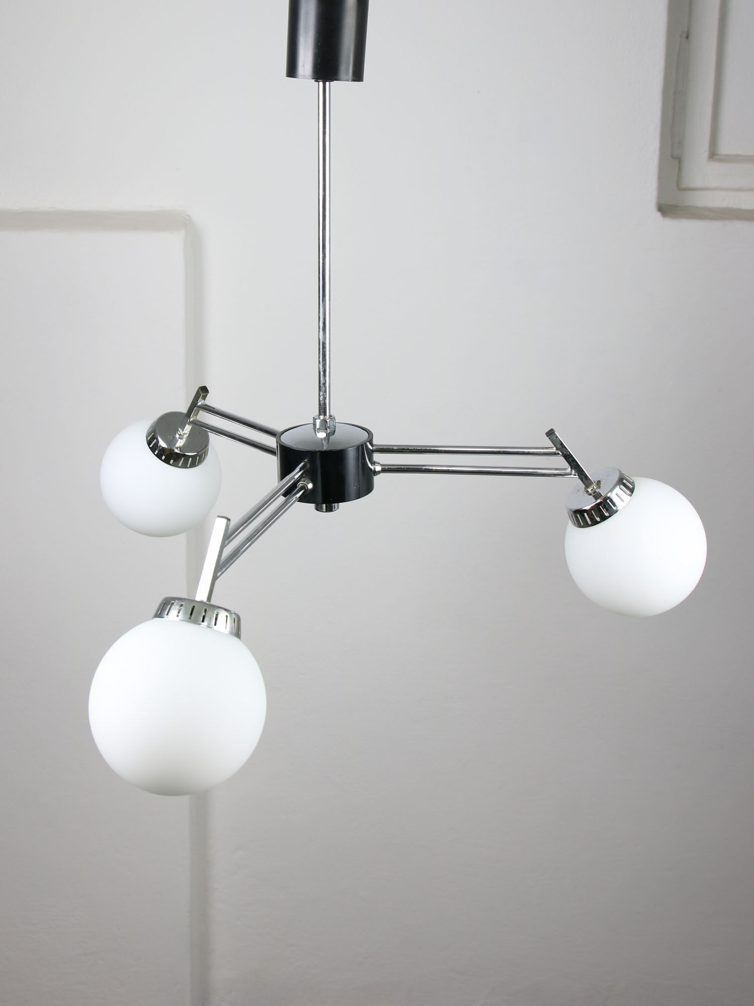 Lustre italien à 3 bras chromé et opaline