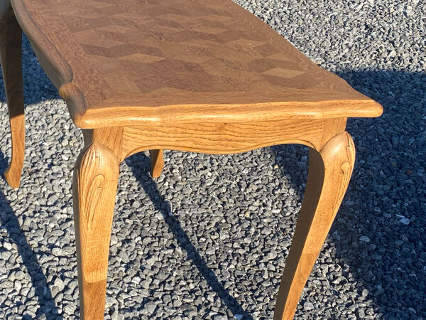 Table de salon vintage en chêne marqueté, style Louis XV - plateau mot