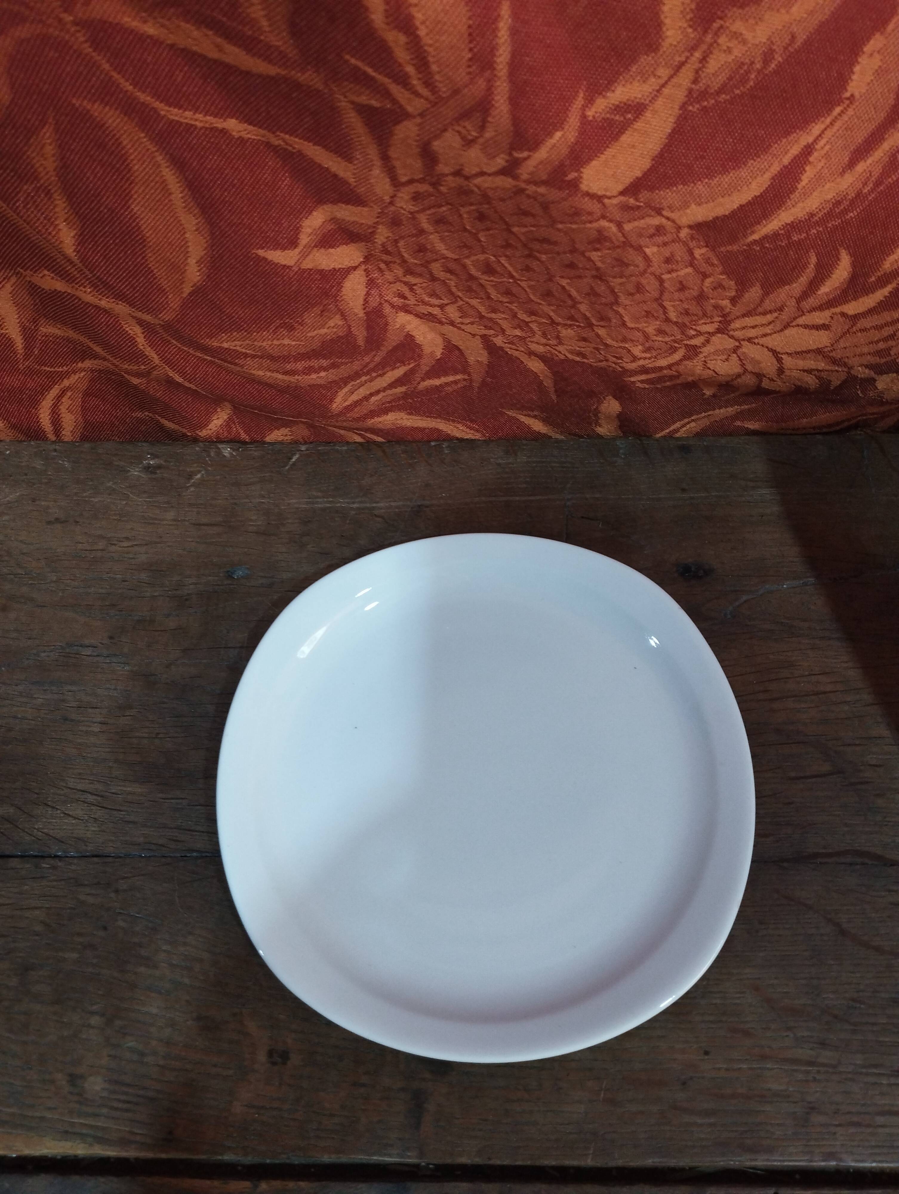 12 Oslo white porcelain dessert plates from Sarreguemines