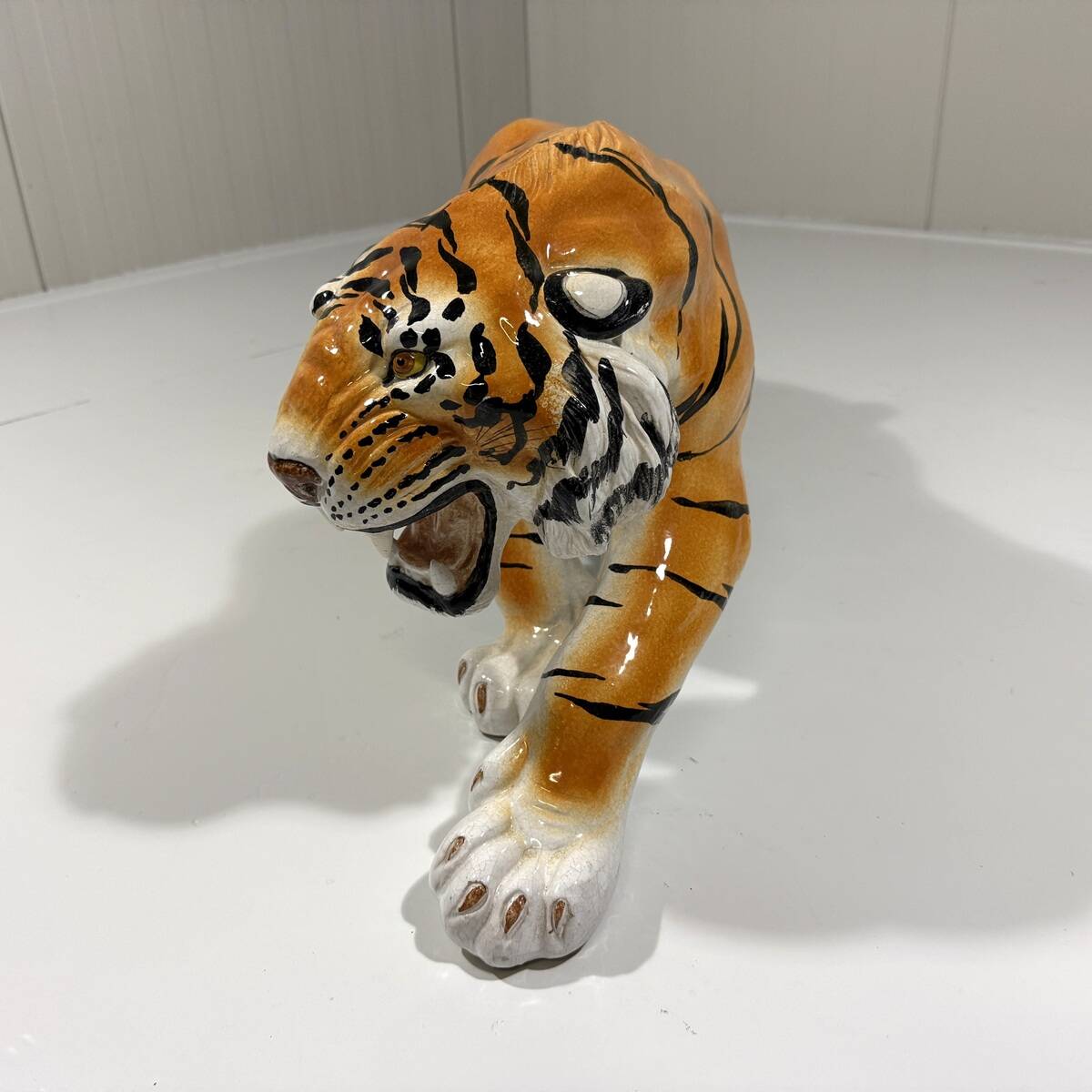 Grand tigre en céramique italienne des années 1970