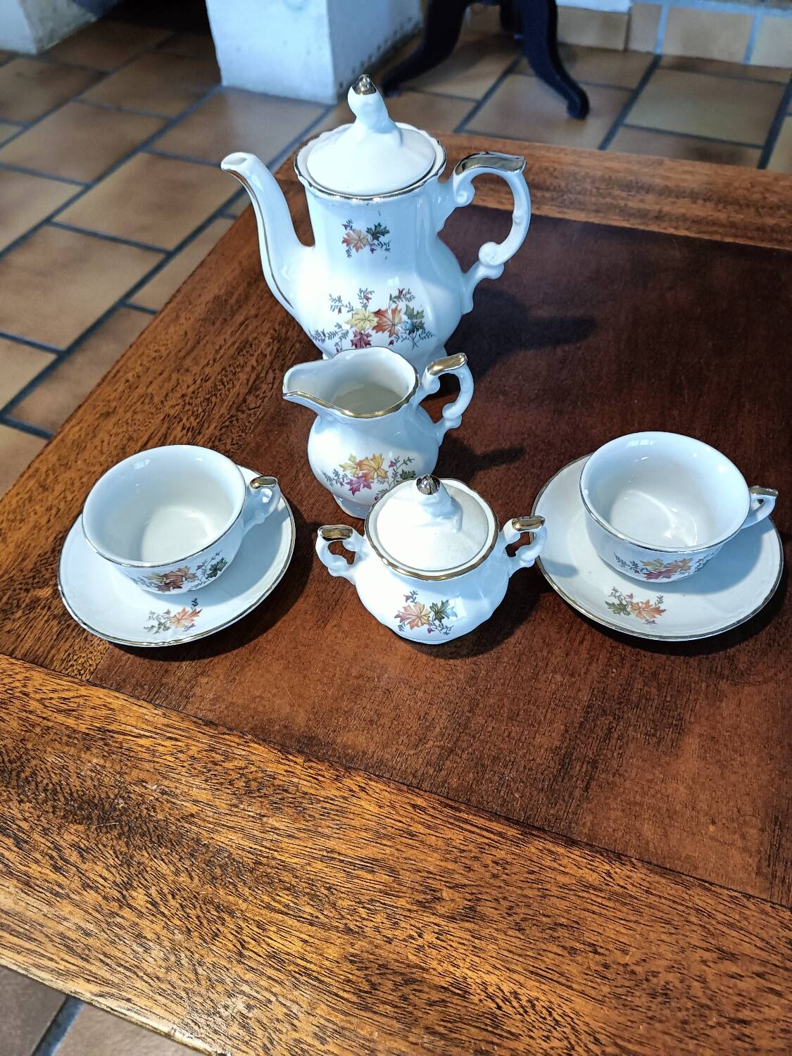 Dînette en porcelaine
