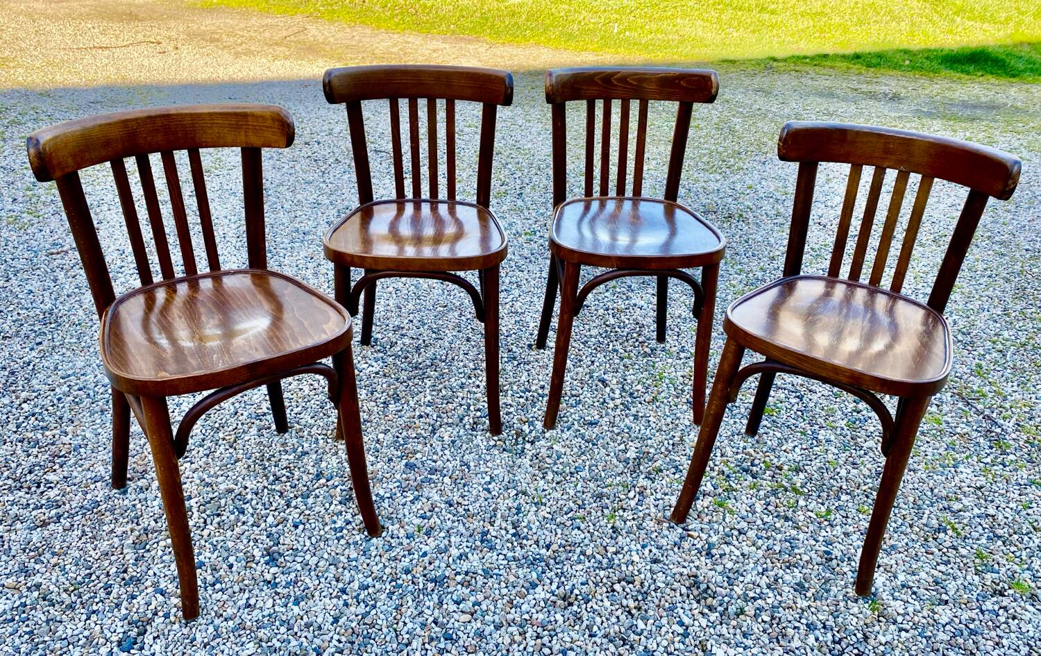 Série de chaises bistrot